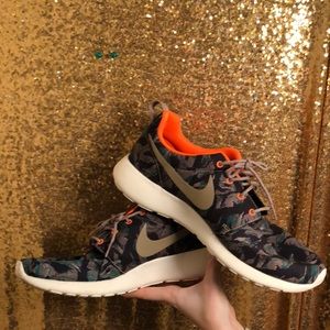 Nike Rosherun Tiger Camo size 12M